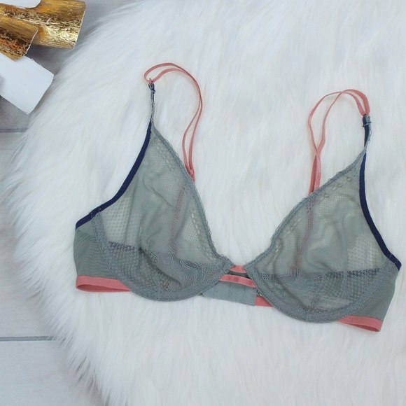 Free People Other - Free People Light Grey Triangle Lace Bra 34A